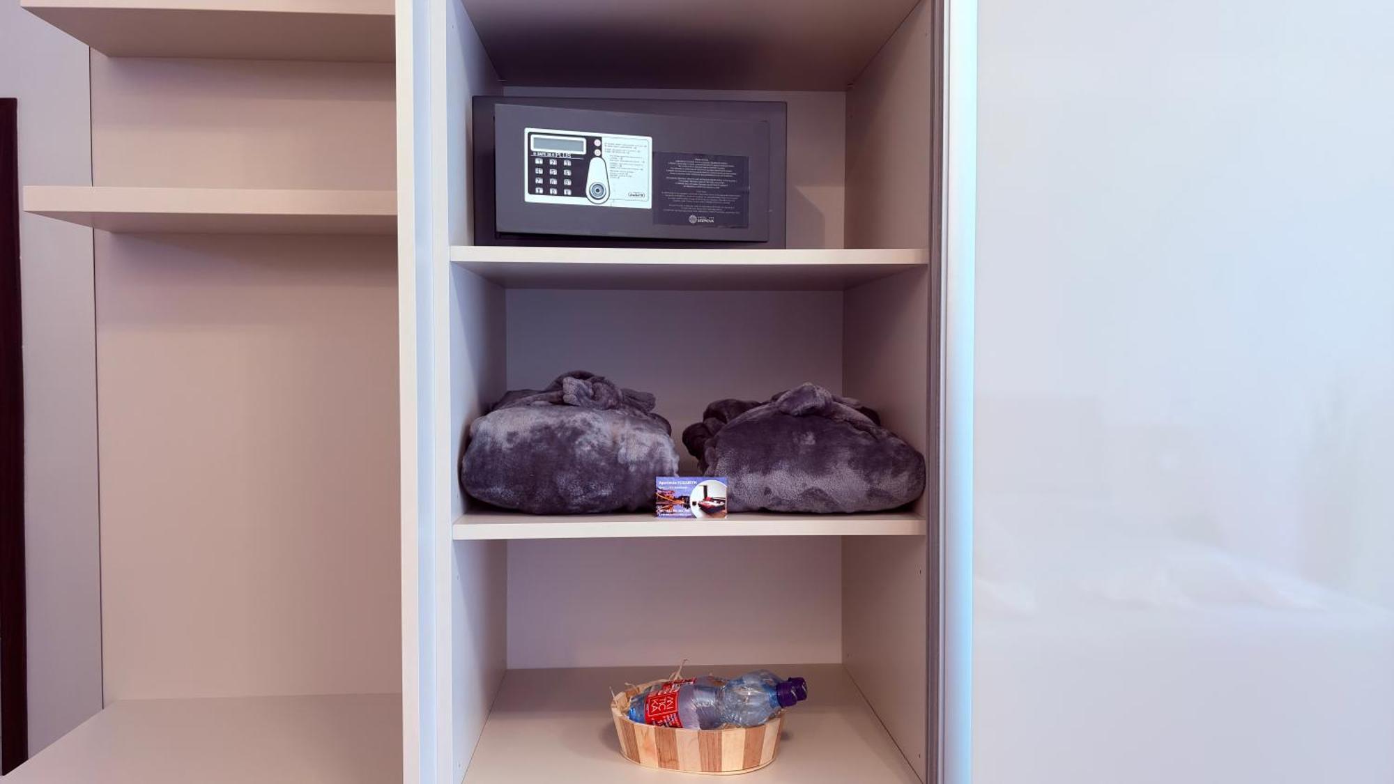 Apartman Elizabeth Bešeňová Eksteriør billede